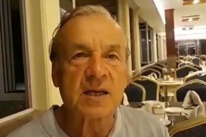 贝宁教练感慨：历经25小时经济舱颠簸，梅西告别战之旅实属难能可贵